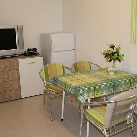 Apartment Mladen Biograd Na Moru Exterior foto
