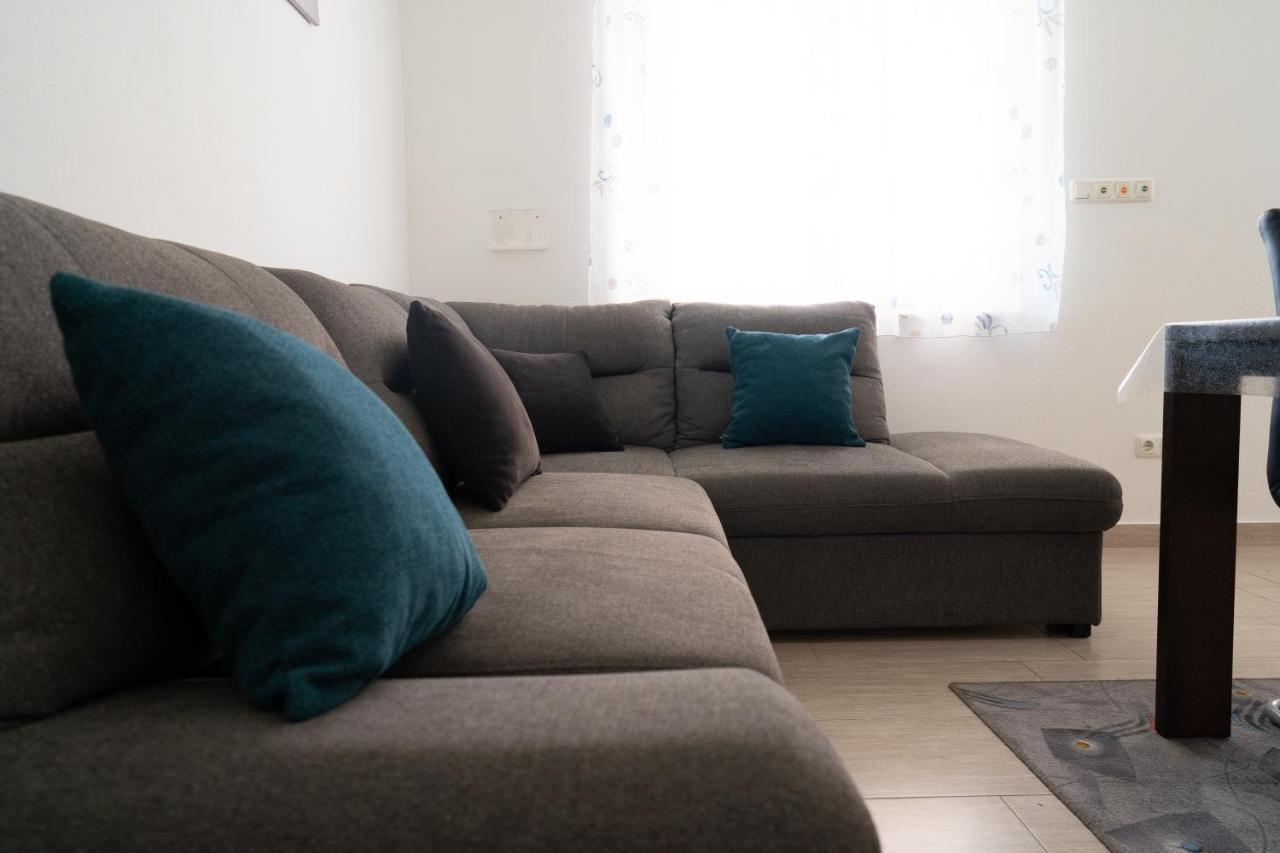Apartment Mladen Biograd Na Moru Exterior foto