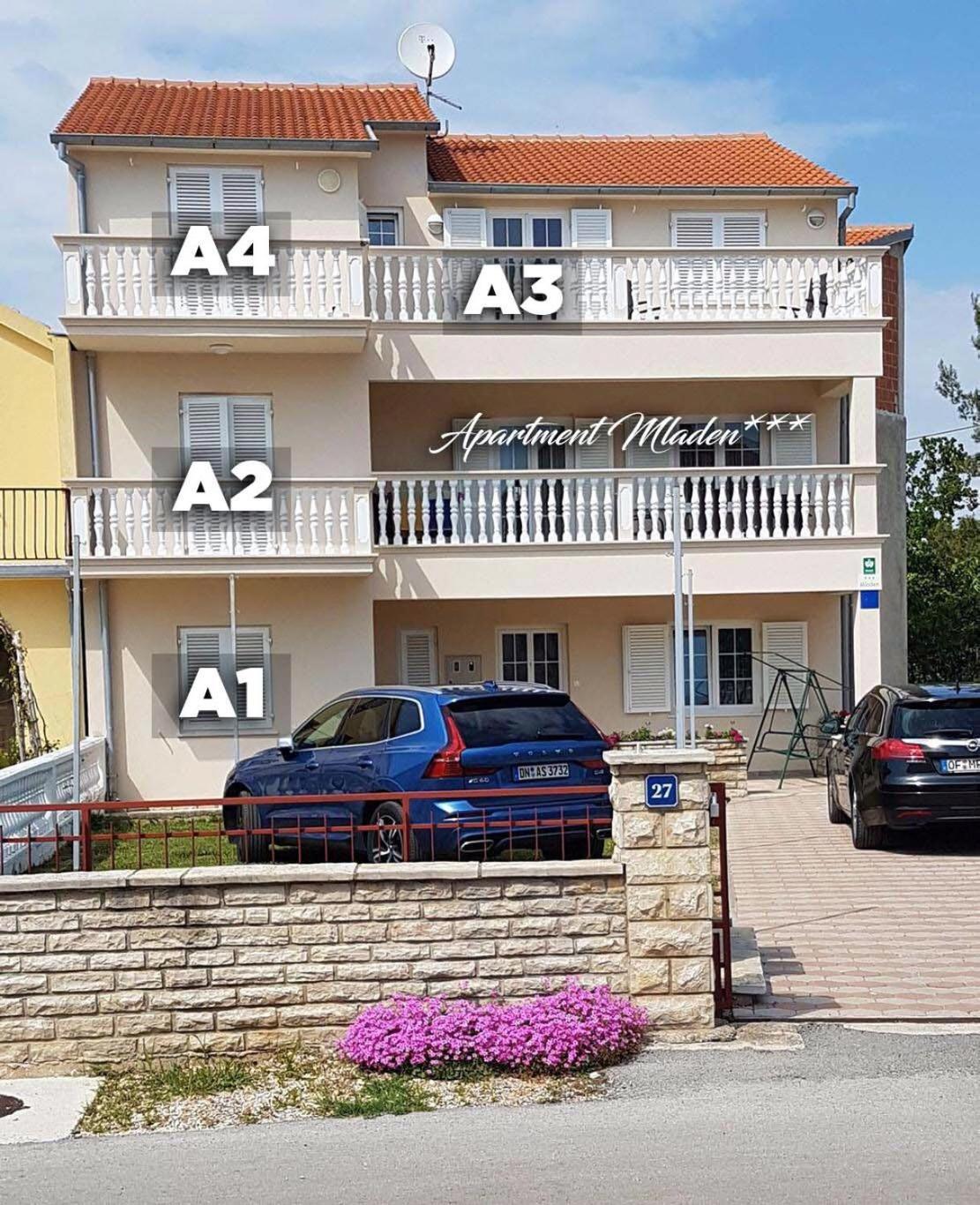 Apartment Mladen Biograd Na Moru Exterior foto